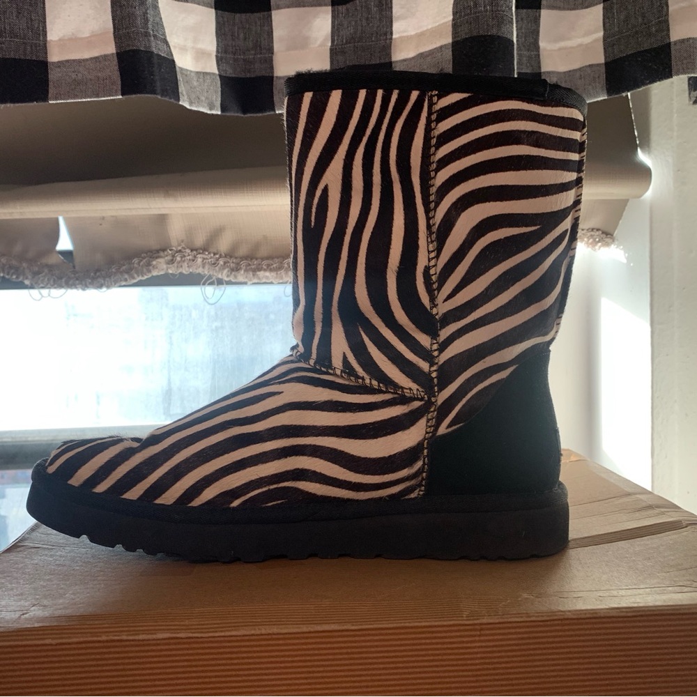 UGG Australia Women’s Classic Zebra Short Exotic Boot